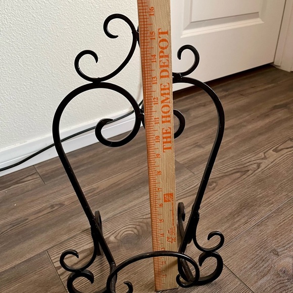 Book/picture stand Metal scroll design - Picture 6 of 10